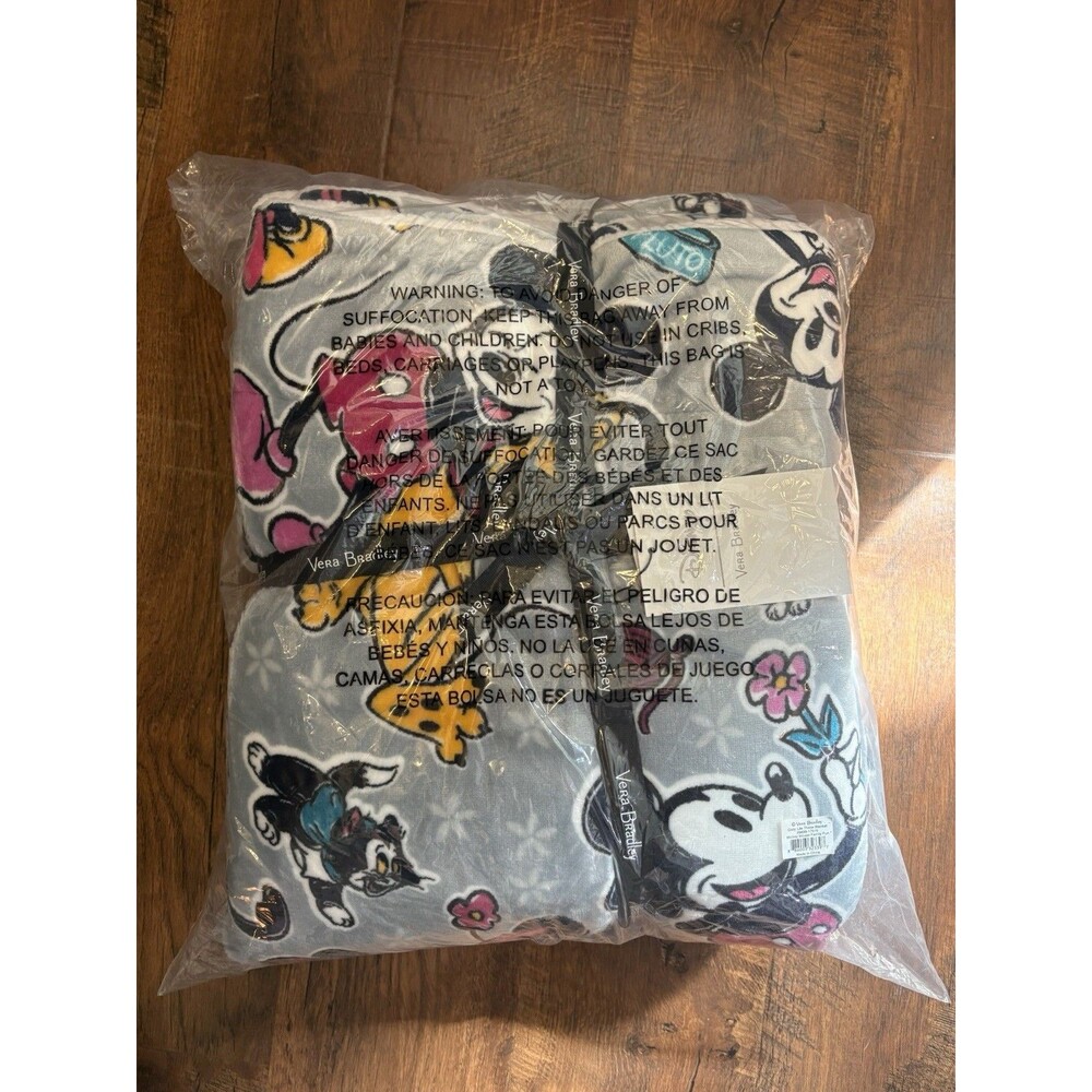 Vera Bradley Disney MICKEY MOUSE FAMILY FUN Cozy Life Throw Blanket MINNIE NWT